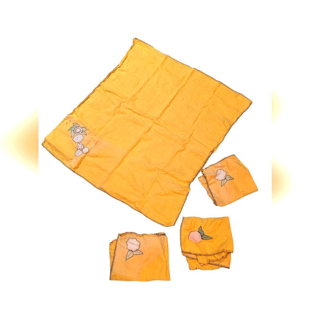 🛍️ VINTAGE TABLE CLOTH & NAPKINS